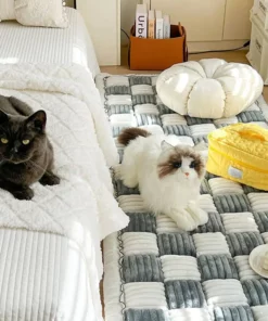 The Snuggle Square Pet Cozy